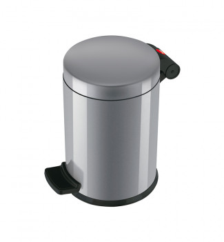Poubelle de salle de bain design à pédale 4L Hailo Solid S