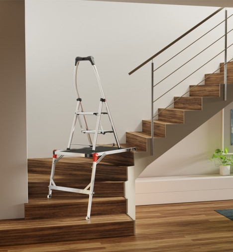Mise en situation plateforme de travail pour escalier en aluminium Hailo TP2 Pro avec marchepied