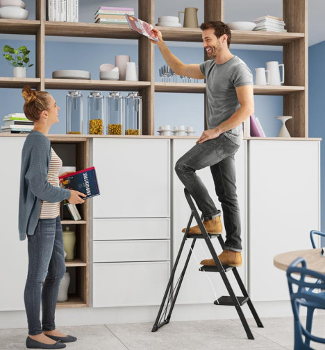 Marchepied K15 3 marches noir situation